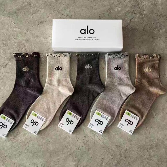 A22- ALO Yoga Women's Gradient Dye Ruffle Trim Half-Crew Socks 5-Pair Boxed Set
